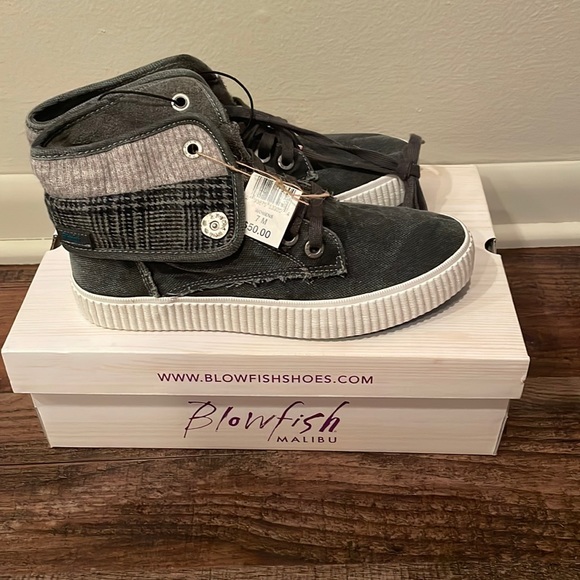 Blowfish Shoes - NWT Blowfish Gray Lace Up Shoes - Size 7